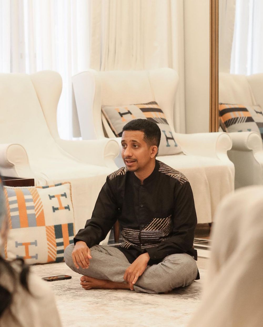 Erina Gudono ikut kajian Ramadhan © 2023 brilio.net Erina Gudono ikut kajian Ramadhan © 2023 brilio.net