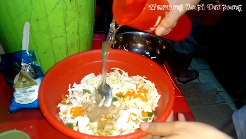 Tanpa baking powder, ini trik bikin bakwan yang mekar, enak, dan renyah semalaman