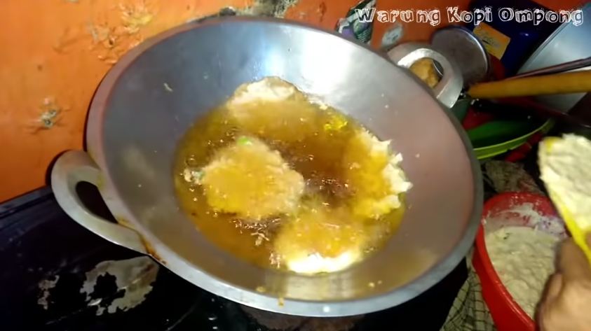 Tanpa baking powder, ini trik bikin bakwan yang mekar, enak, dan renyah semalaman