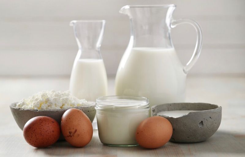 Merawat rambut kasar dan kering jadi lembut berkilau pakai 7 bahan alami © freepik.com