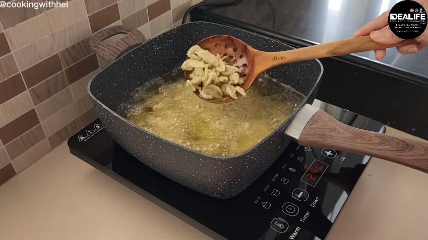 Tanpa pakai alat penggiling, ini trik bikin kue bawang gunting yang enak, renyah, dan bikin nagih