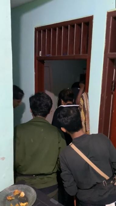 bangunkan sahur masuk ke rumah TikTok