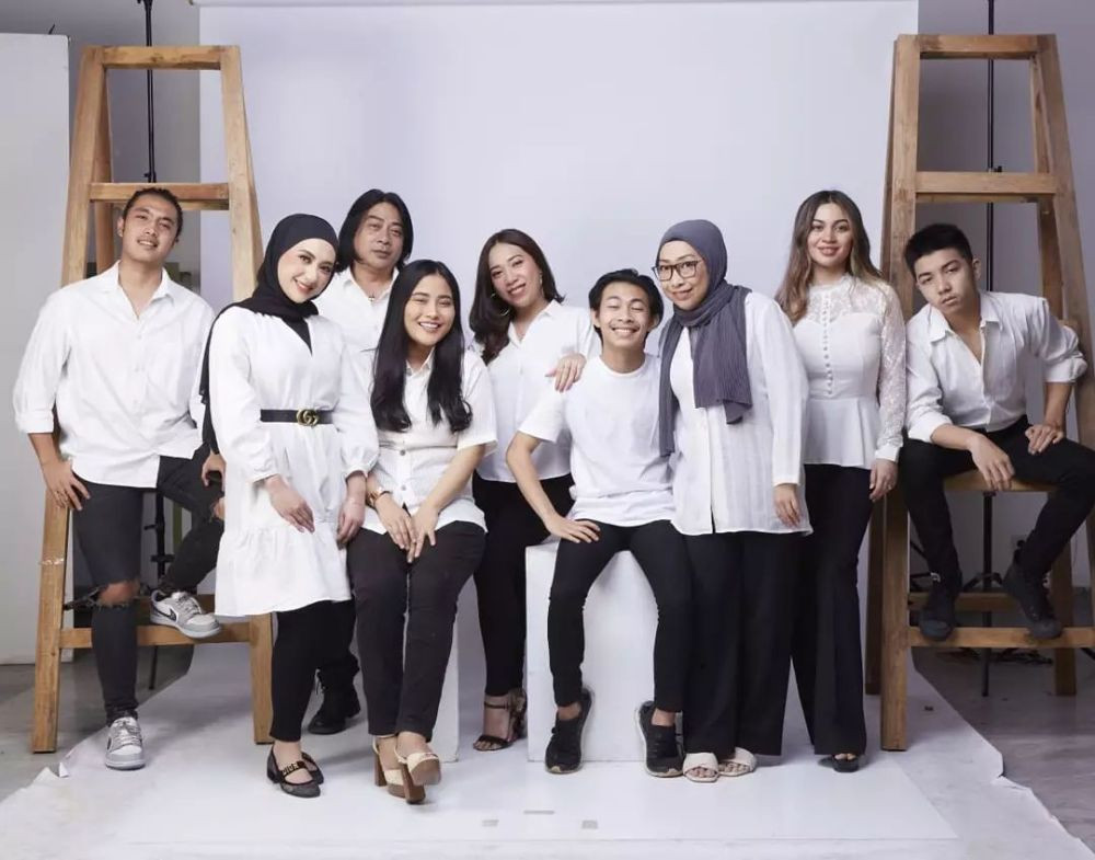 kebersamaan Ariel Tatum dan ibu sambung © Instagram