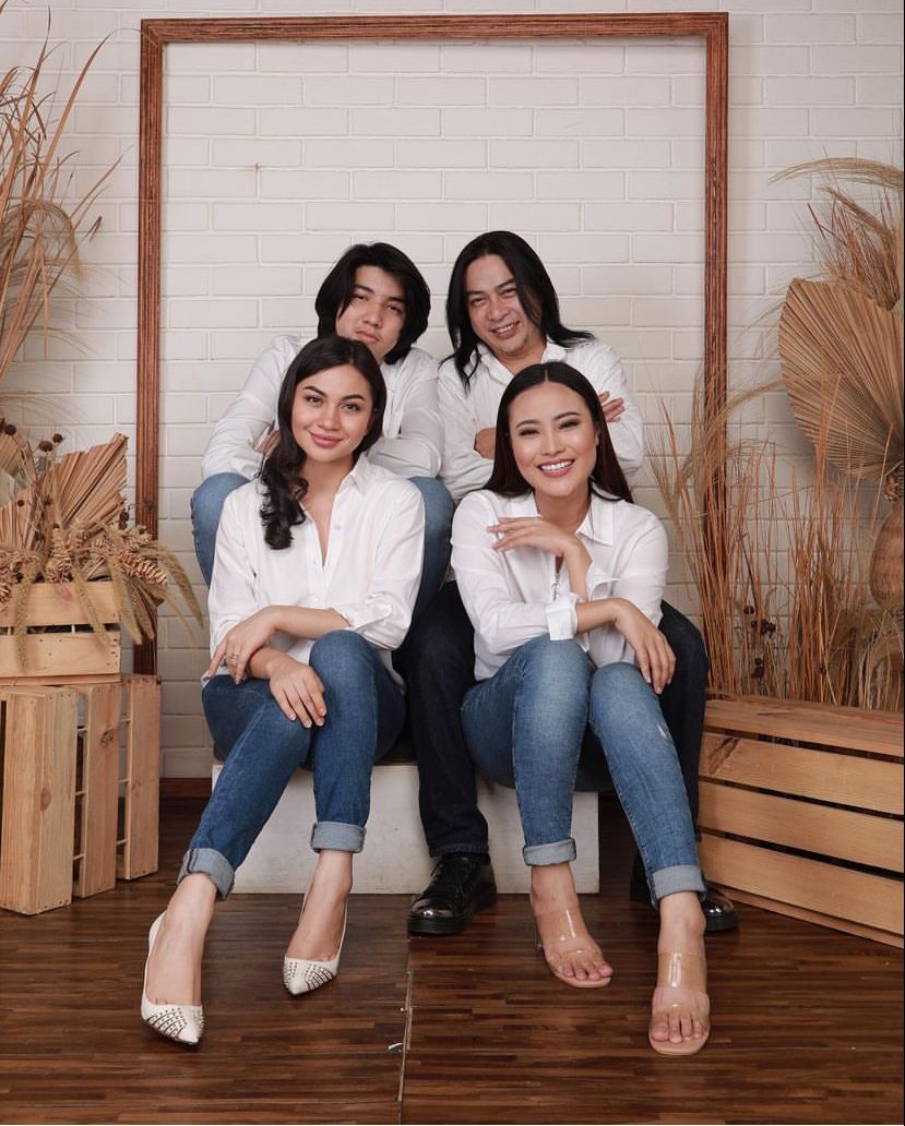 kebersamaan Ariel Tatum dan ibu sambung © Instagram kebersamaan Ariel Tatum dan ibu sambung © Instagram