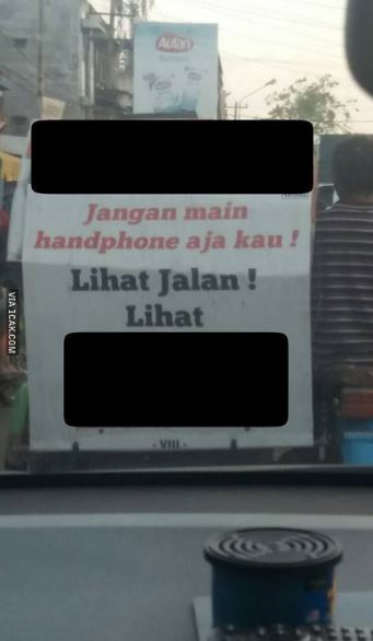 Tulisan lucu di belakang becak Berbagai sumber