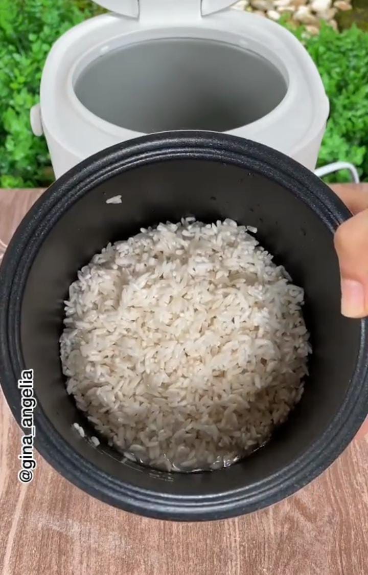 Cuma pakai satu bahan dapur, ini cara menanak nasi agar pulen dan enak ala orang Jepang