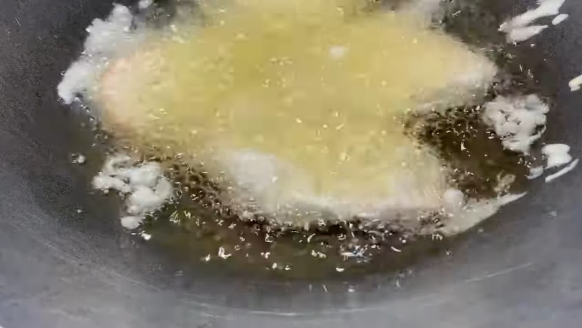 Cara goreng ubi krispi agar empuk, tak menyerap banyak minyak, dan renyahnya tahan lama