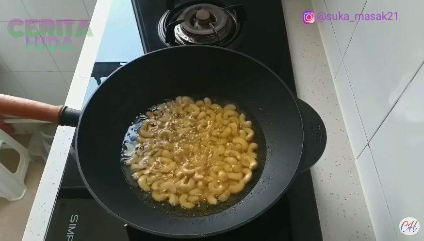 Trik menggoreng kacang mete agar renyah, gurih dan tak bau tengik untuk stok Lebaran