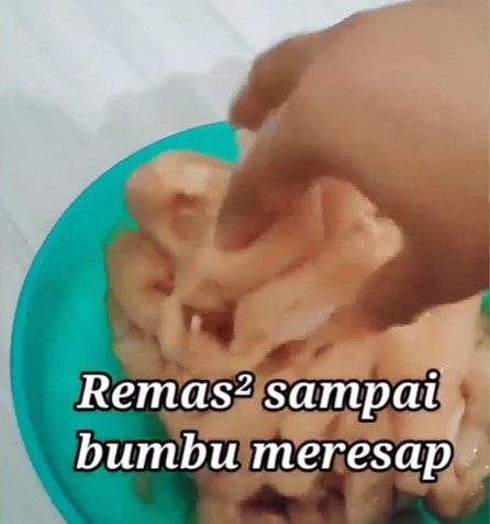 Tanpa jeruk nipis, ini cara menyimpan daging ayam agar tidak bau cuma pakai empat bahan