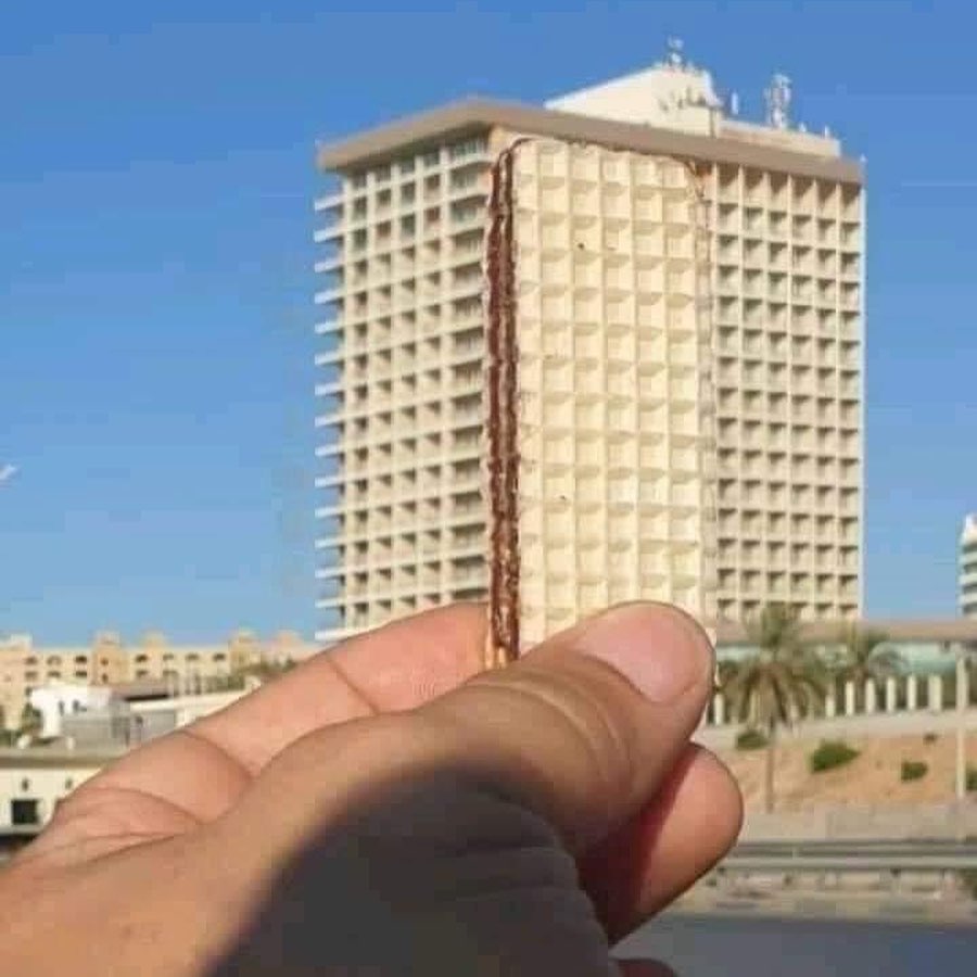 benda kecoh mata di tempat umum © Instagram