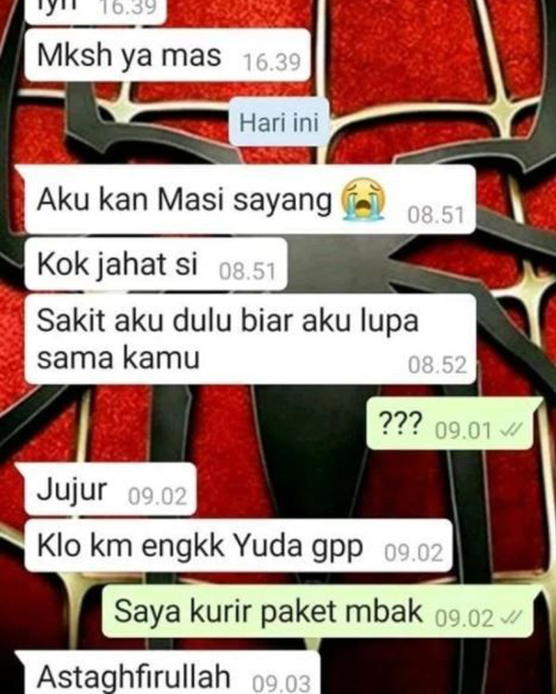 momen chat salah kirim ini mengubah senyumanmu jadi senyum pulsa © berbagai sumber