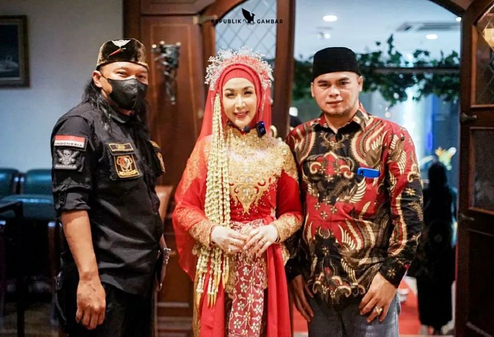 ultah roro fitria adat jawa © Instagram/@roro.fitria1989 ultah roro fitria adat jawa © Instagram/@roro.fitria1989