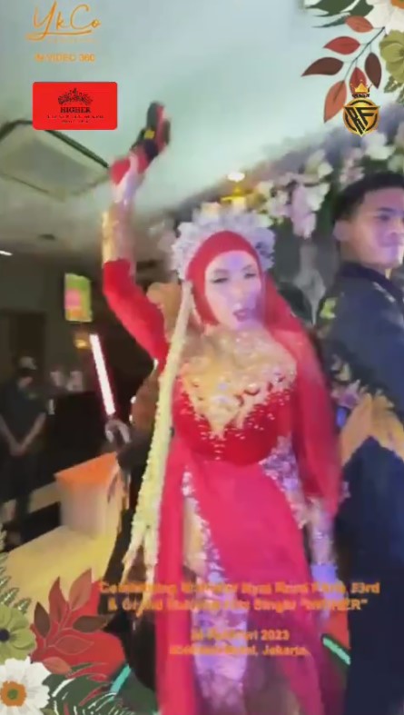 ultah roro fitria adat jawa © Instagram/@roro.fitria1989 ultah roro fitria adat jawa © Instagram/@roro.fitria1989