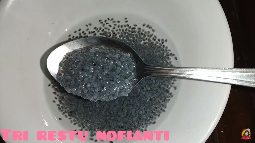 Nggak perlu direbus, ini cara praktis mengembangkan biji selasih agar mengembang 5 kali lipat