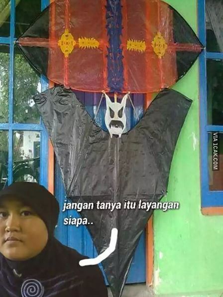 potret nyeleneh layang-layang Berbagai sumber potret nyeleneh layang-layang Berbagai sumber