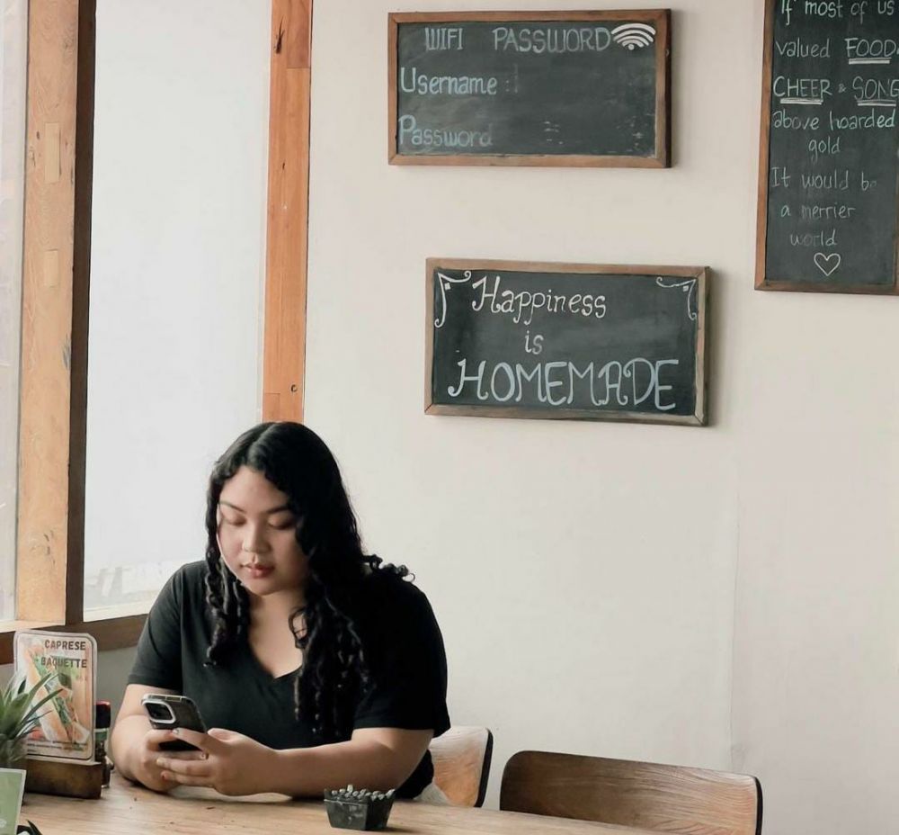 Anak pak RT di Tukang Ojek Pengkolan Instagram