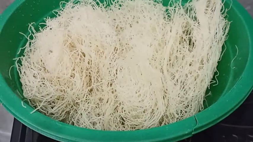Tak perlu direbus dulu, begini cara bikin bihun goreng yang lembut dan tidak mudah basi