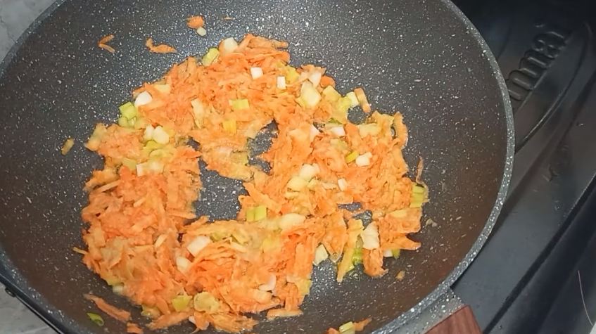 Tak perlu direbus dulu, begini cara bikin bihun goreng yang lembut dan tidak mudah basi