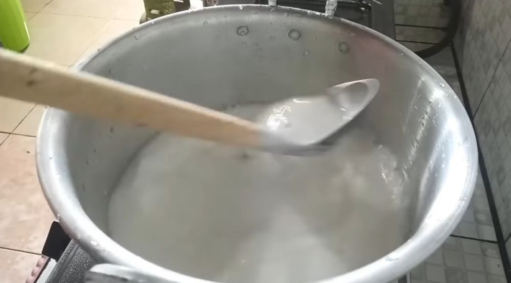 Trik memasak santan untuk campuran minuman supaya tak mudah pecah dan tahan lama