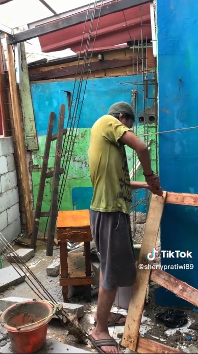 Dapur sempit di makeover serba pink © TikTok Dapur sempit di makeover serba pink © TikTok