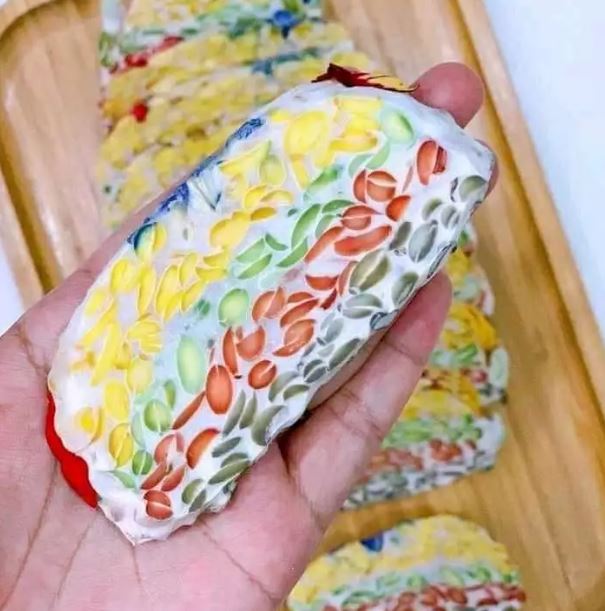 Bentuk tempe nggak biasa Berbagai sumber Bentuk tempe nggak biasa Berbagai sumber