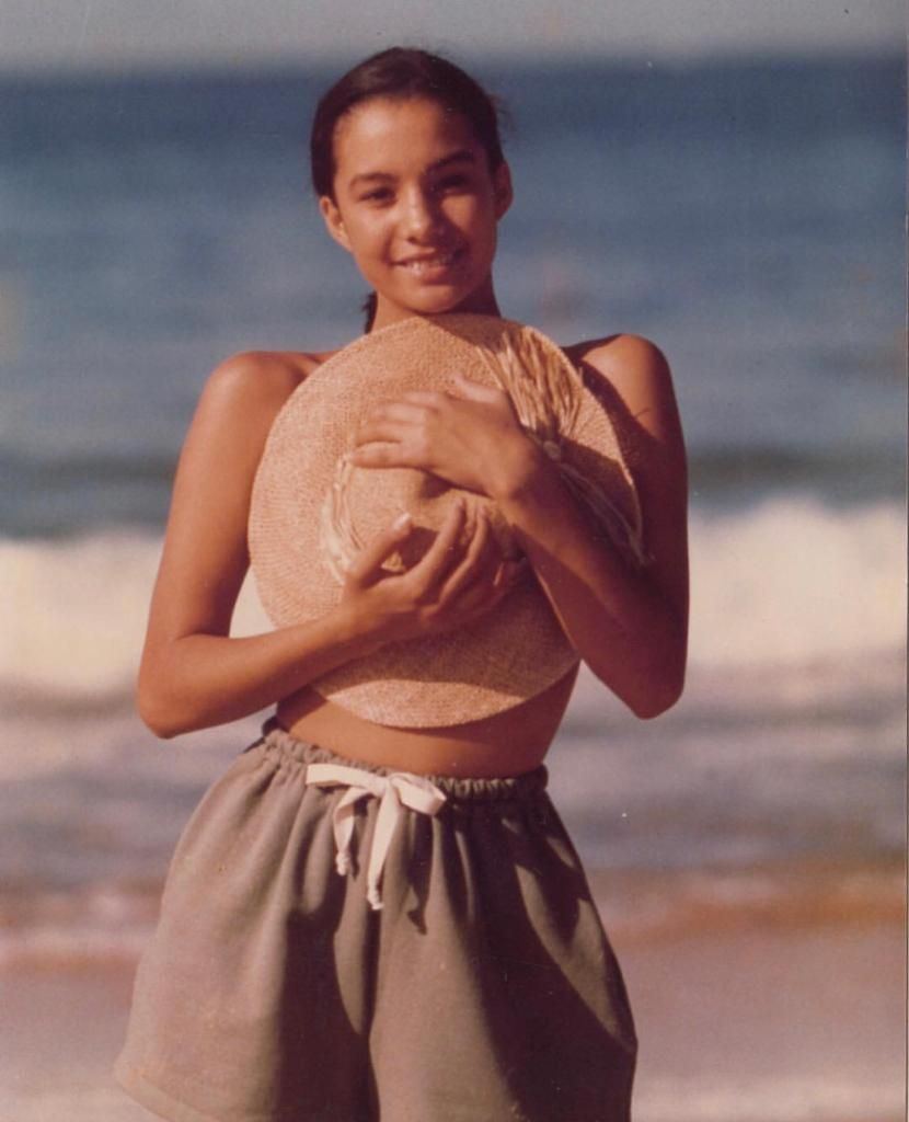 Wanita botak berkulit emas  © 2023 brilio.net