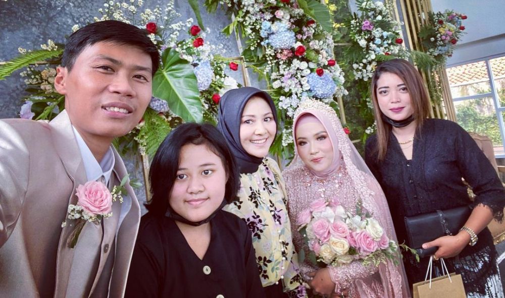 Mpok Uyuy TOP dan Aliya di dunia nyata © 2023 brilio.net