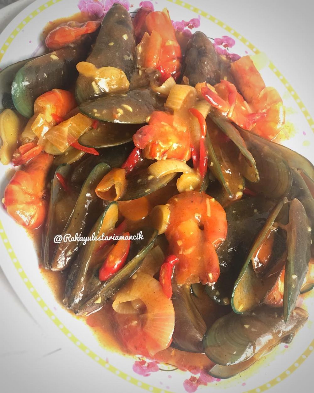 12 Resep kerang hijau saus padang, nikmat dan mudah ditiru