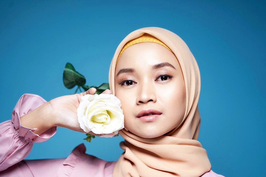 Windy di Tukang Ojek Pengkolan kini aktif jadi presenter, intip 11 potretnya tampil beda pakai hijab