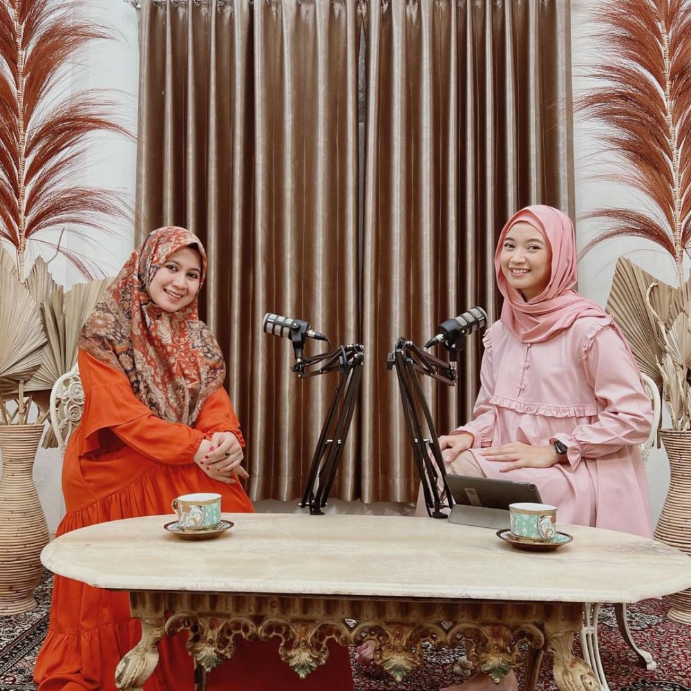 windy di tukang ojek pengkolan tampil beda pakai hijab © berbagai sumber