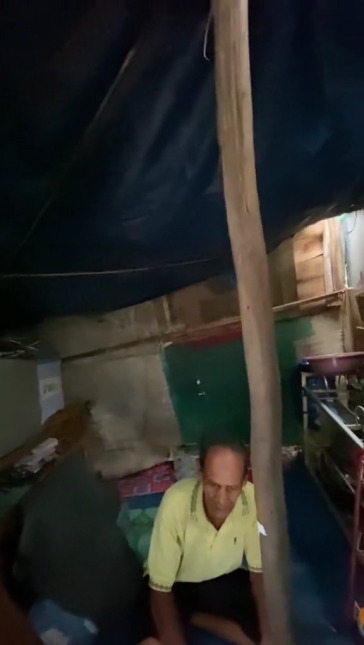 rumah gubuk di atas rawa © TikTok rumah gubuk di atas rawa © TikTok