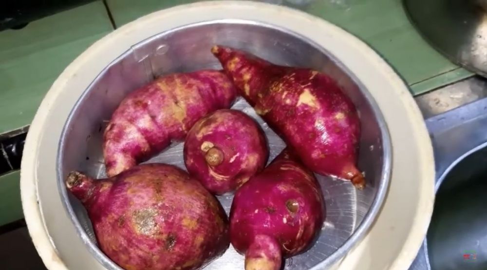 Trik mengukus ubi jalar agar tak terlalu lembek ini bikin hemat gas dan listrik