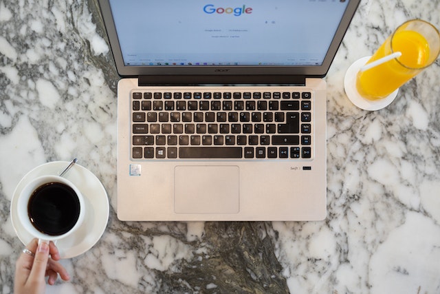 Contoh kata intransitif dalam bahasa Inggris © 2023 brilio.net Contoh kata intransitif dalam bahasa Inggris © 2023 brilio.net