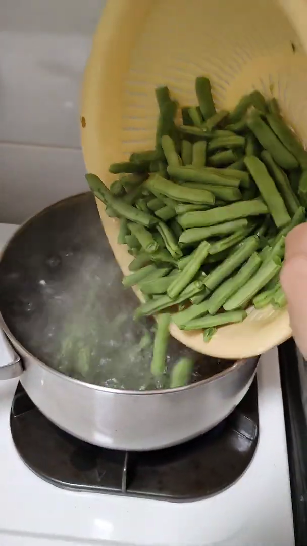 Trik merebus buncis agar rasanya semakin enak, tetap renyah dan berwarna hijau cerah