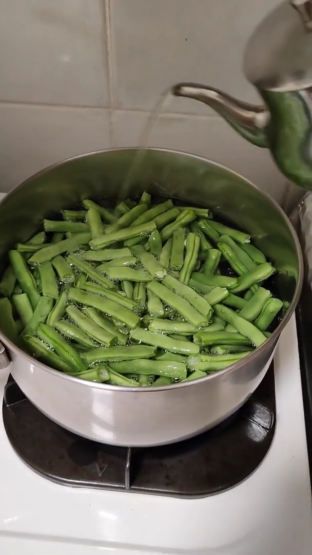Trik merebus buncis agar rasanya semakin enak, tetap renyah dan berwarna hijau cerah