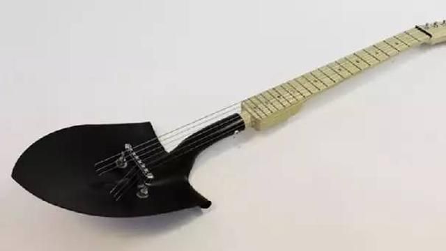 gitar nyeleneh © berbagai sumber