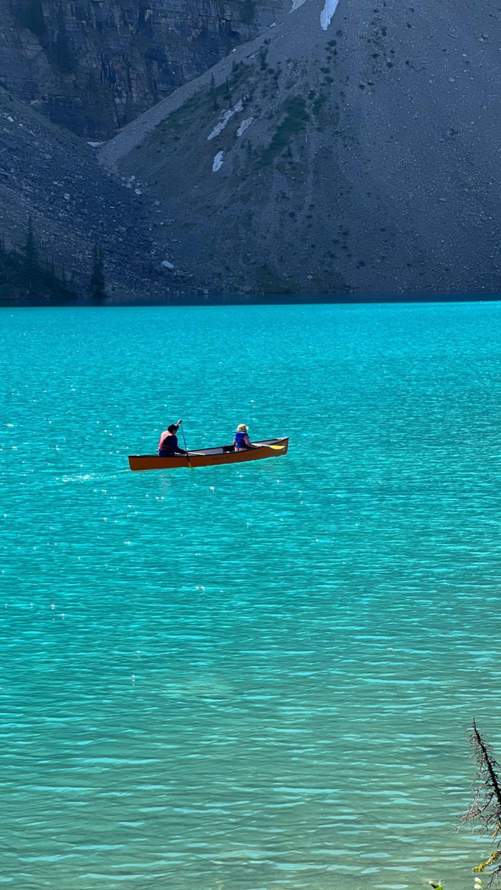 benda tanpa bayangan © Boredpanda