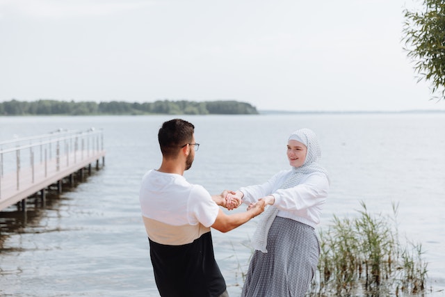 50 Kata-kata cinta untuk suami-istri saat melaksanakan ibadah puasa Ramadhan, klasik tapi romantis