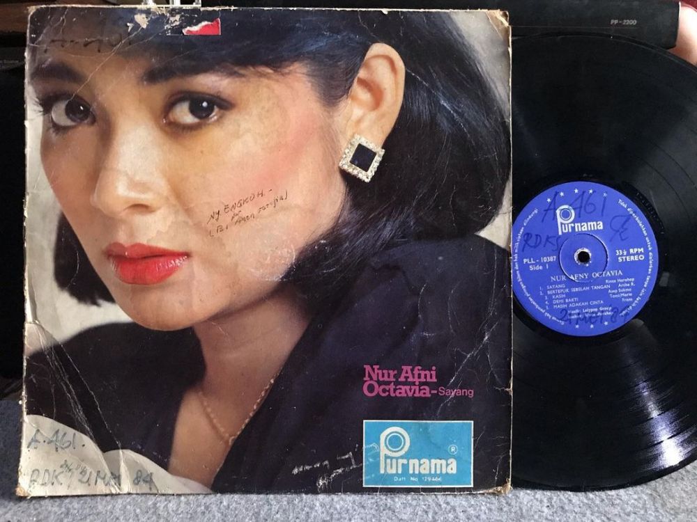 Nur Afni Octavia Suzzanna Pulau Cinta © berbagai sumber