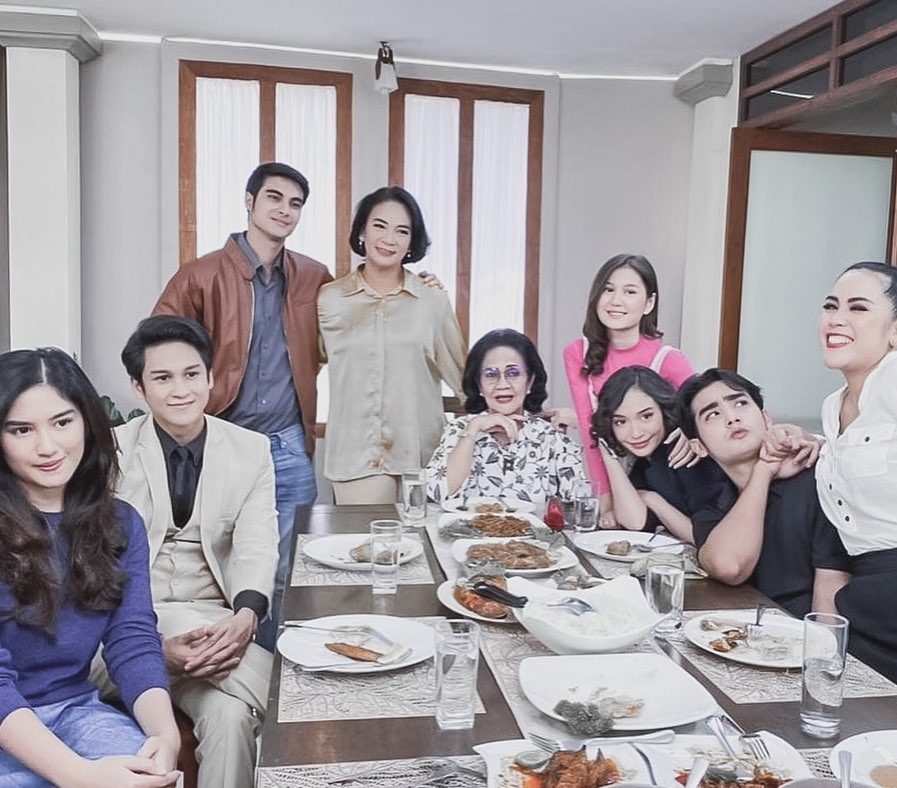 Rina Hassim Suzzanna Wanita Harimau © berbagai sumber