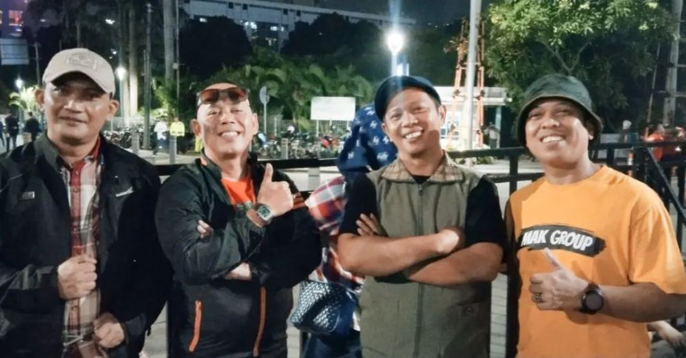 kasman penjual cendol di tukang ojek pengkolan ternyata keponakan pelawak senior © berbagai sumber