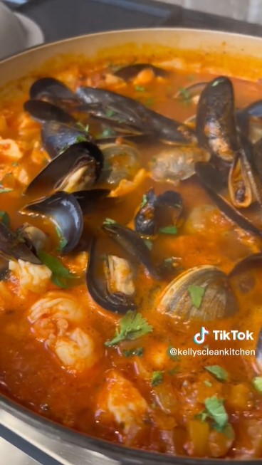 Jangan asal nambahin, ini trik antigagal mengatasi sup kurang bumbu agar nggak salah takaran