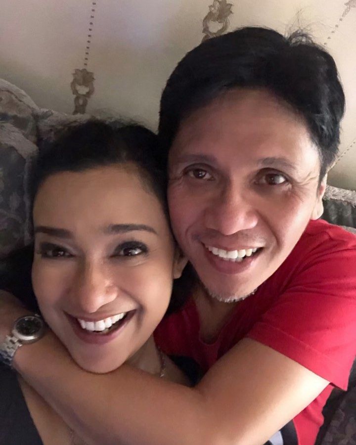momen mesra Shahnaz Haque dan suami © Instagram momen mesra Shahnaz Haque dan suami © Instagram