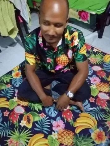 Potret kocak orang pakai baju Lebaran Berbagai sumber