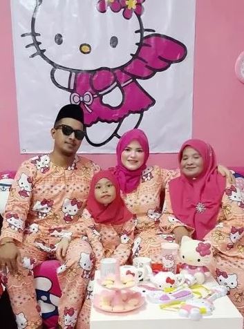 Potret kocak orang pakai baju Lebaran Berbagai sumber