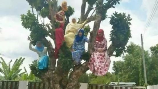 Potret kocak orang pakai baju Lebaran Berbagai sumber