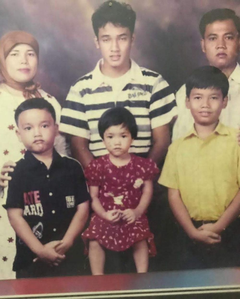 potret lawas fuji bareng kakaknya © instagram potret lawas fuji bareng kakaknya © instagram