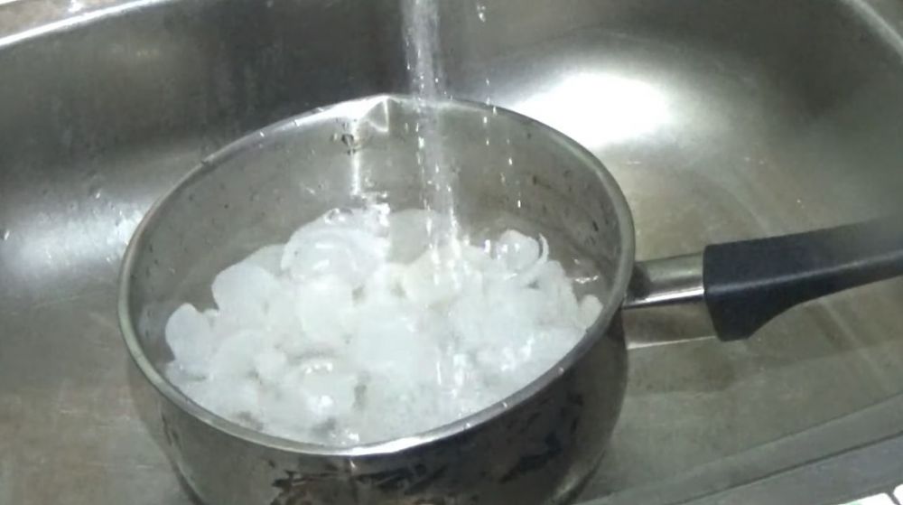 Tanpa bahan tambahan, begini cara menghilangkan rasa asam dan bau tak sedap pada kolang kaling