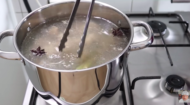 Trik mudah bikin sop kambing agar empuk, nikmat, dan kuahnya tidak prengus