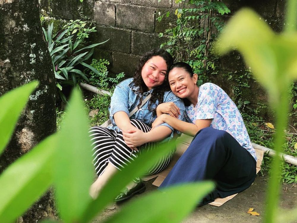 potret persahabatan Mpok Edah dan Bunga TOP  © 2023 brilio.net potret persahabatan Mpok Edah dan Bunga TOP  © 2023 brilio.net